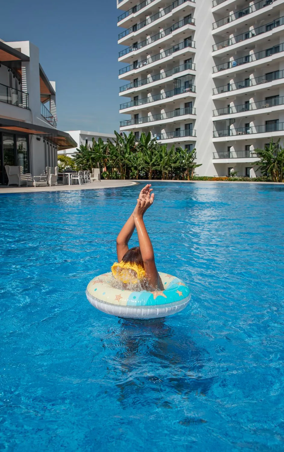 Caesar Blue havuz ve konut alanı